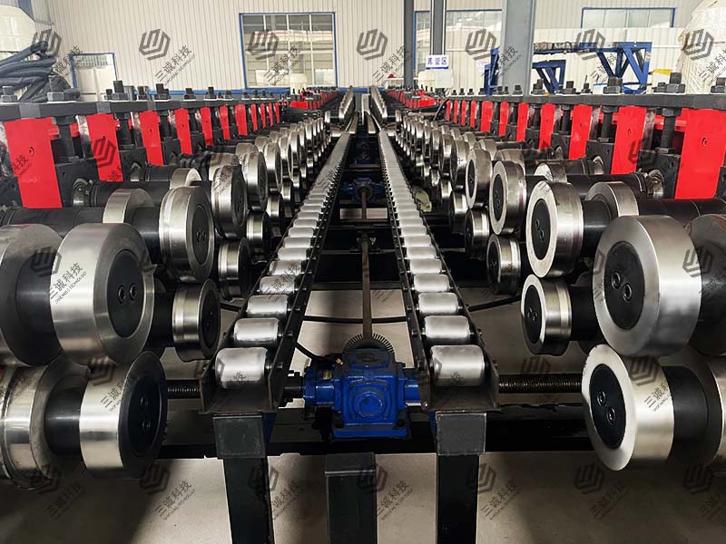 模壓電纜橋架生產(chǎn)線(xiàn)