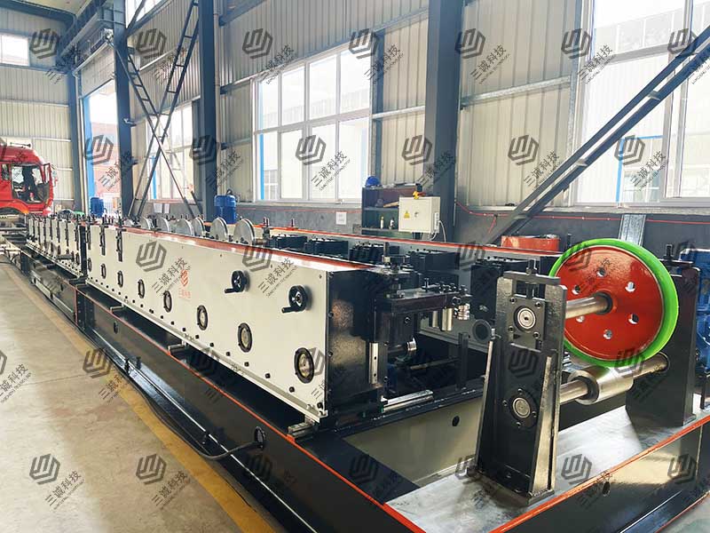 模壓電纜橋架生產(chǎn)線(xiàn)