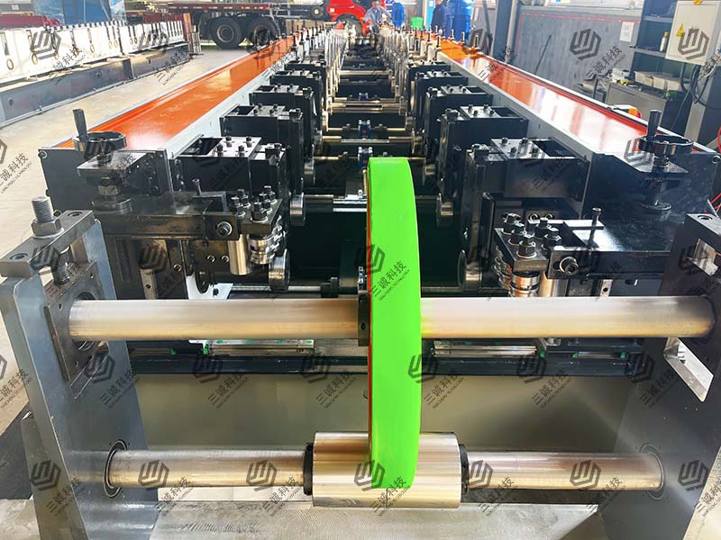 模壓電纜橋架生產(chǎn)線(xiàn)